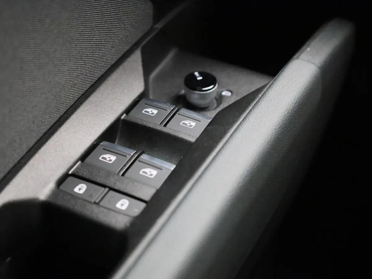 40 Edition 63 kWh l Climate control l Navigatie l Audi smartphone interface l Achteruitrijcamera l Head-up display l Matrix-ledkoplampen l Privacy glas l Dodehoekdetectie l Audi sound system