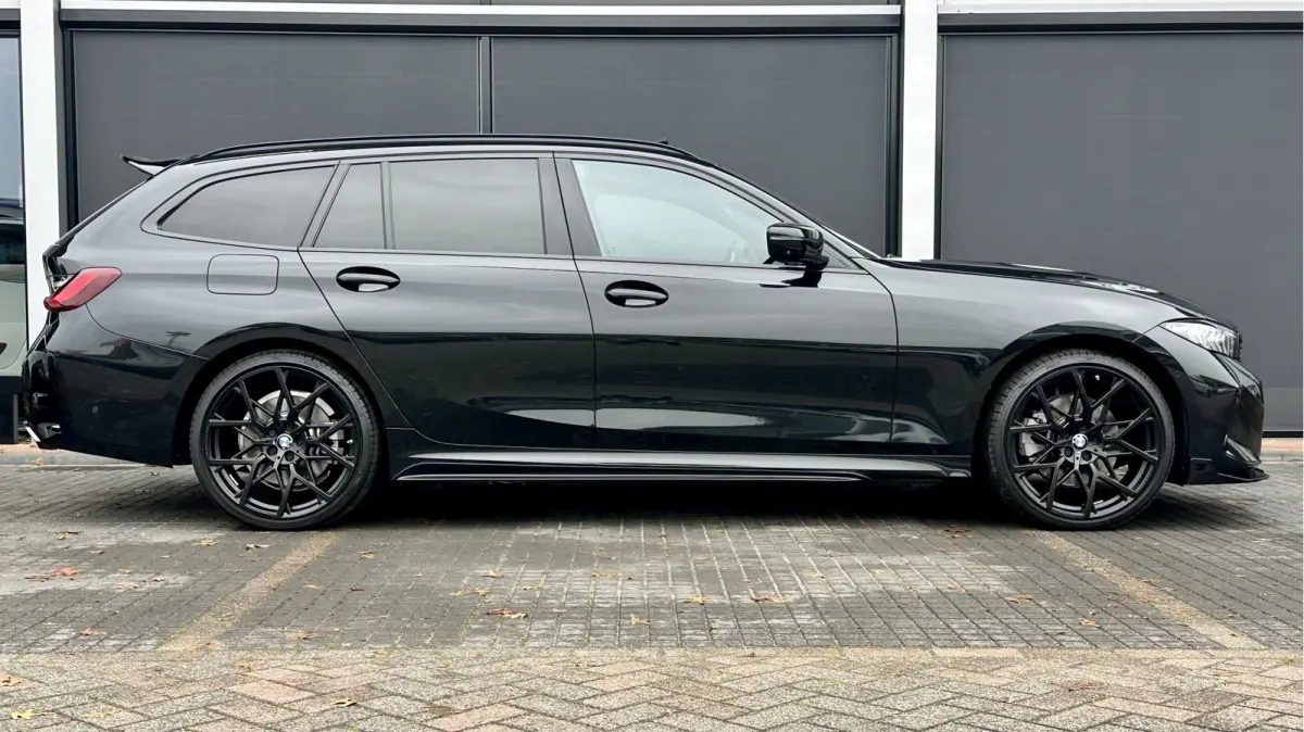 320e M-Performance 20 inch Pano HUD 360camera