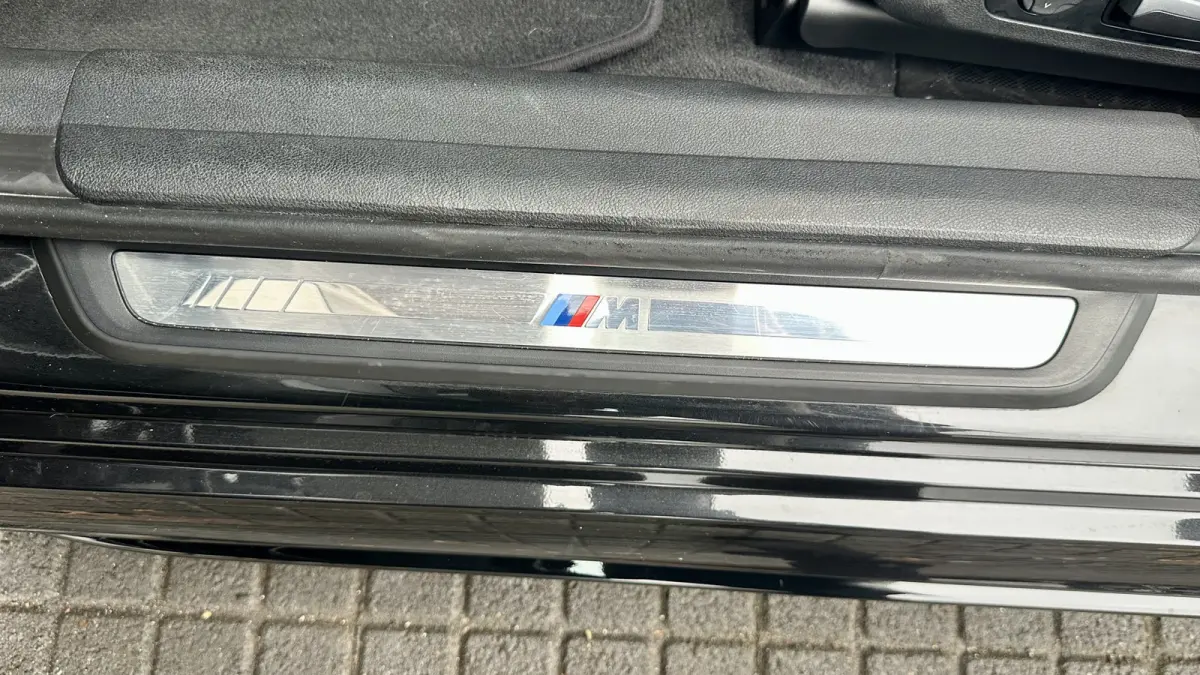 320e M-Performance 20 inch Pano HUD 360camera
