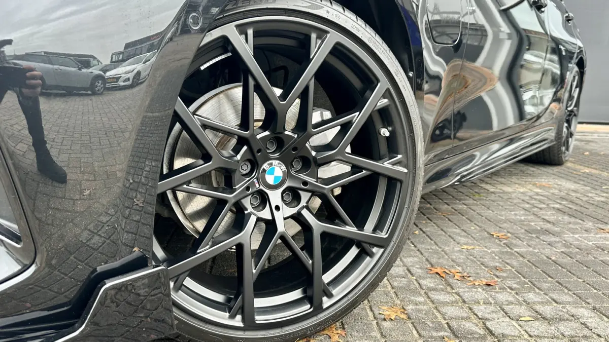 320e M-Performance 20 inch Pano HUD 360camera