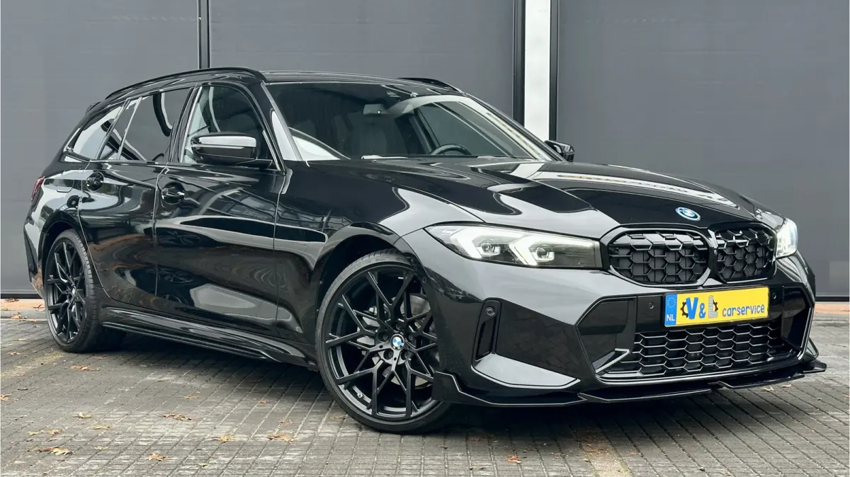 320e M-Performance 20 inch Pano HUD 360camera