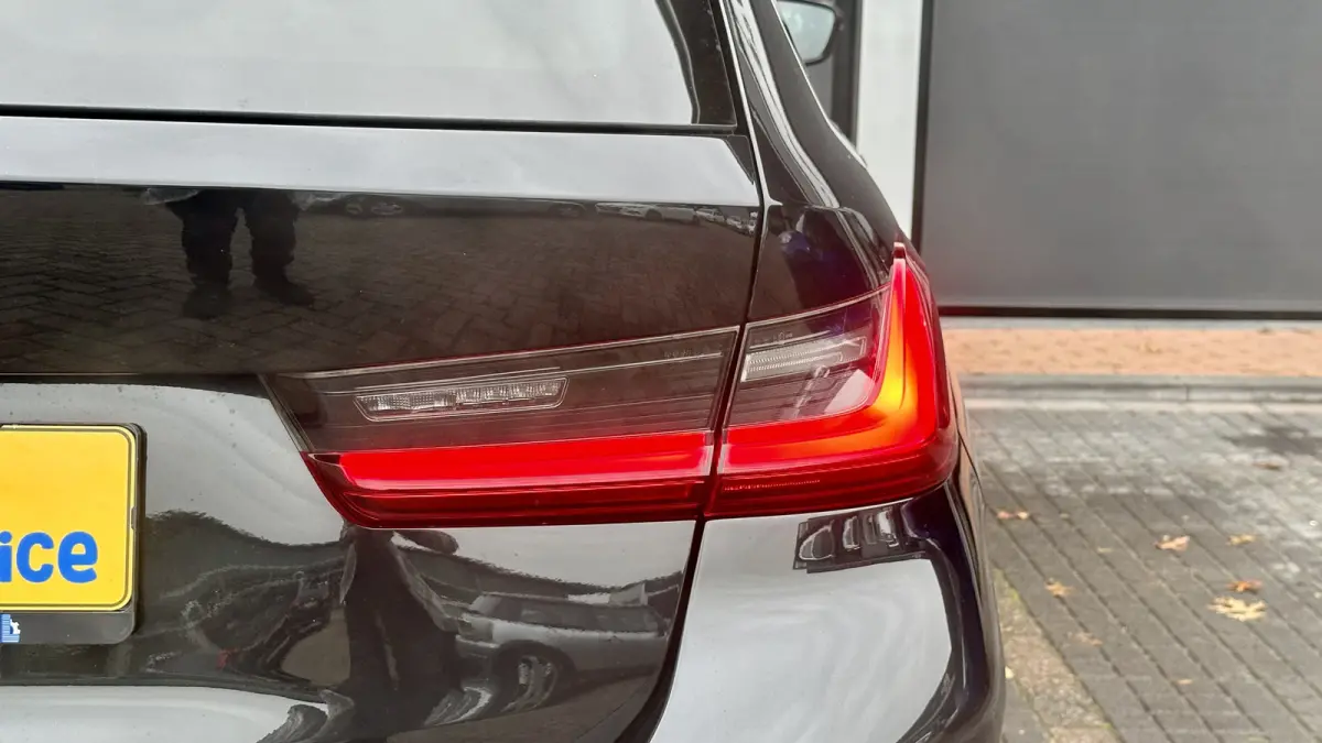 320e M-Performance 20 inch Pano HUD 360camera