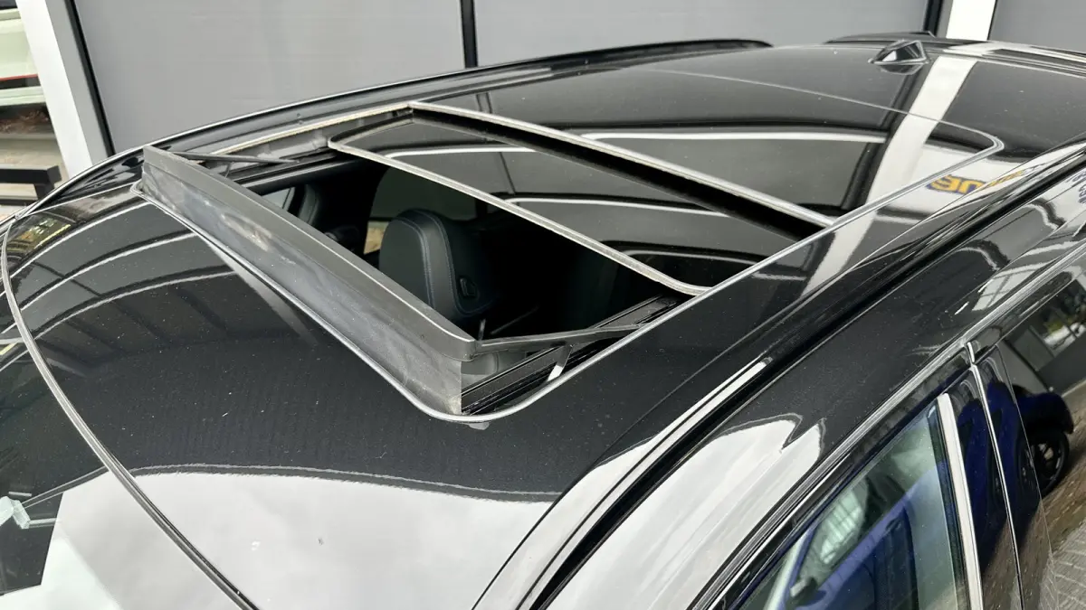 320e M-Performance 20 inch Pano HUD 360camera