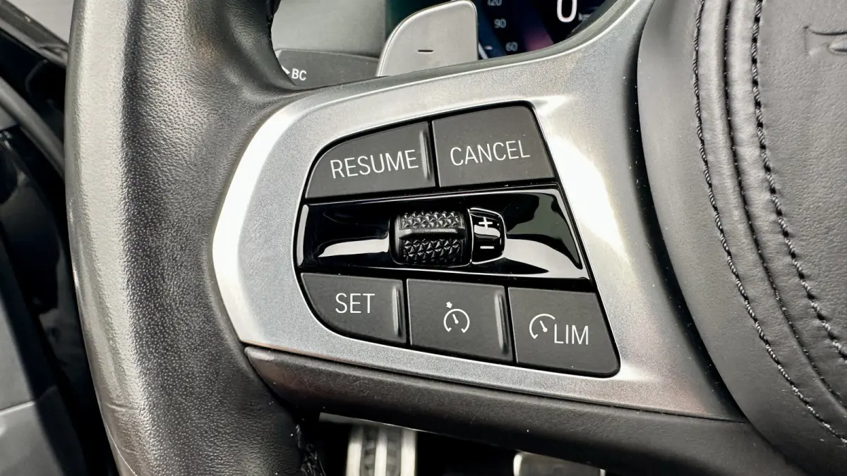 320e M-Performance 20 inch Pano HUD 360camera
