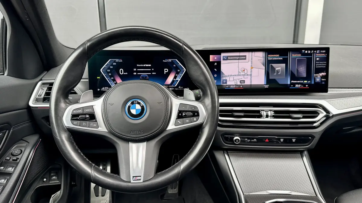 320e M-Performance 20 inch Pano HUD 360camera