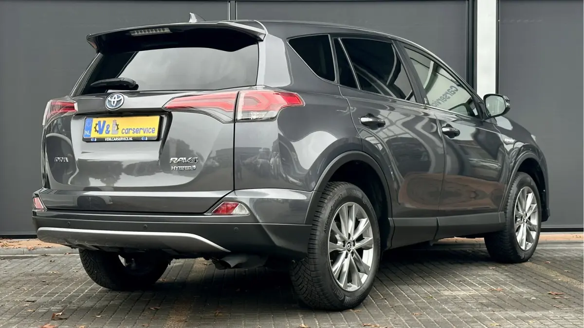2.5 Hybrid AWD Style / Stoel/ stuur verwr. / ACC / Lane assist
