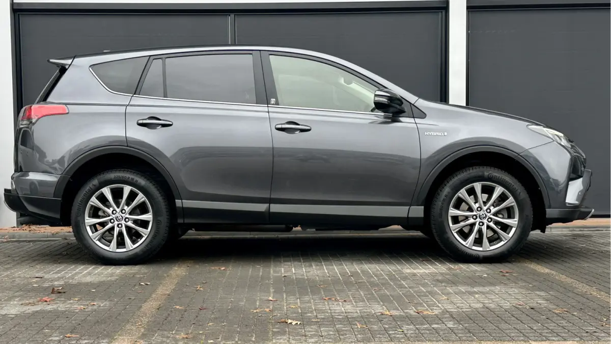 2.5 Hybrid AWD Style / Stoel/ stuur verwr. / ACC / Lane assist