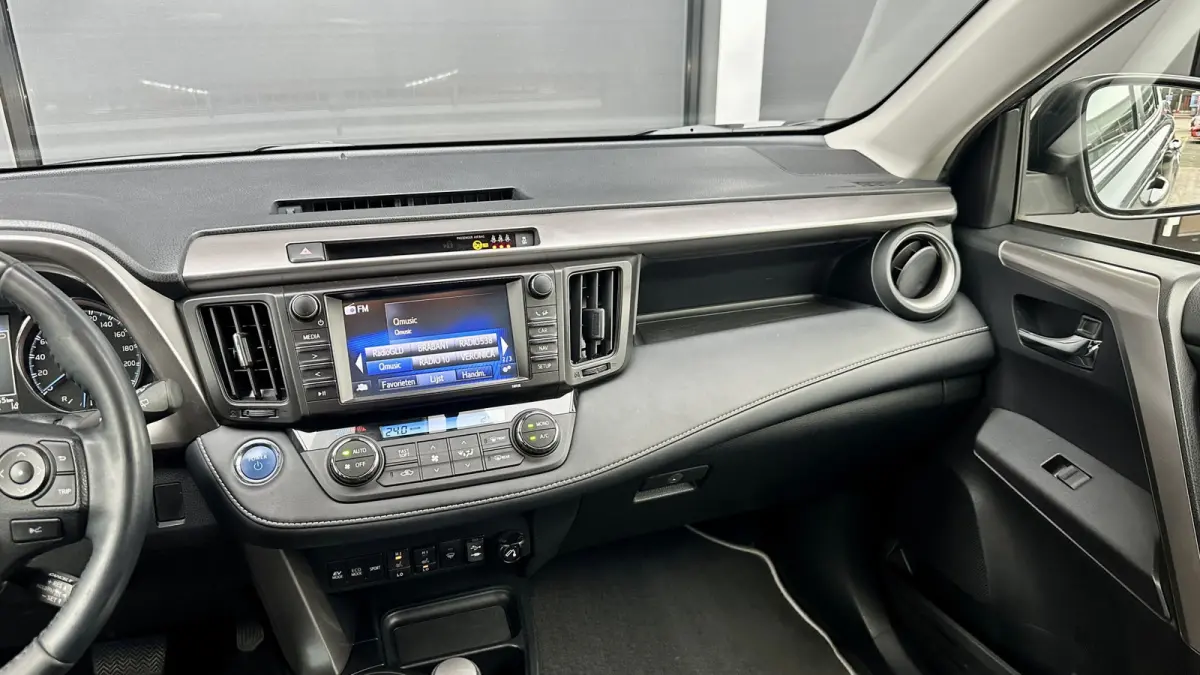 2.5 Hybrid AWD Style / Stoel/ stuur verwr. / ACC / Lane assist
