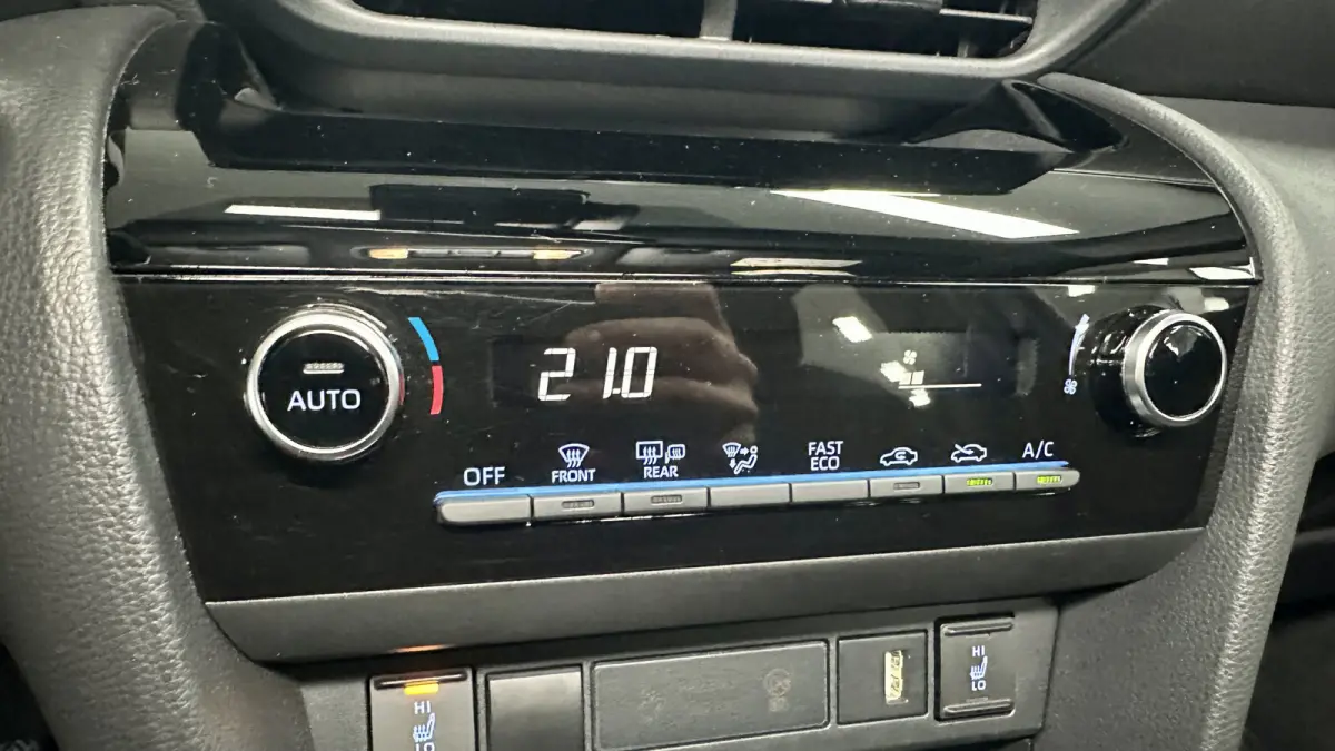 1.5 Hybrid First Edition / Stoel/stuurverwar. / Carplay / Keyless