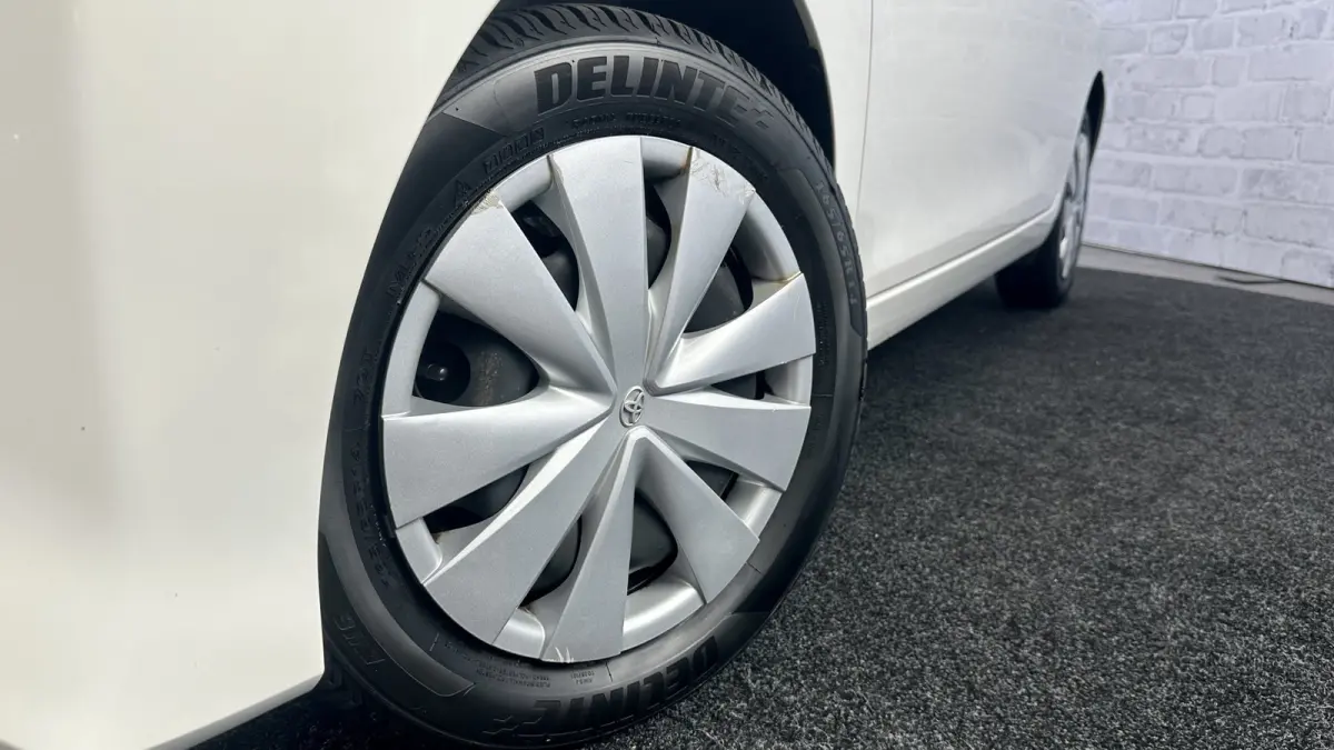 1.0 VVT-i x-fun / Airco / Cruise