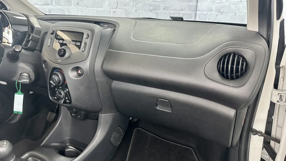 1.0 VVT-i x-fun / Airco / Cruise