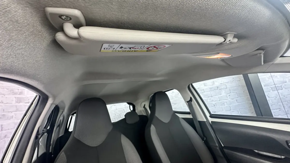 1.0 VVT-i x-fun / Airco / Cruise