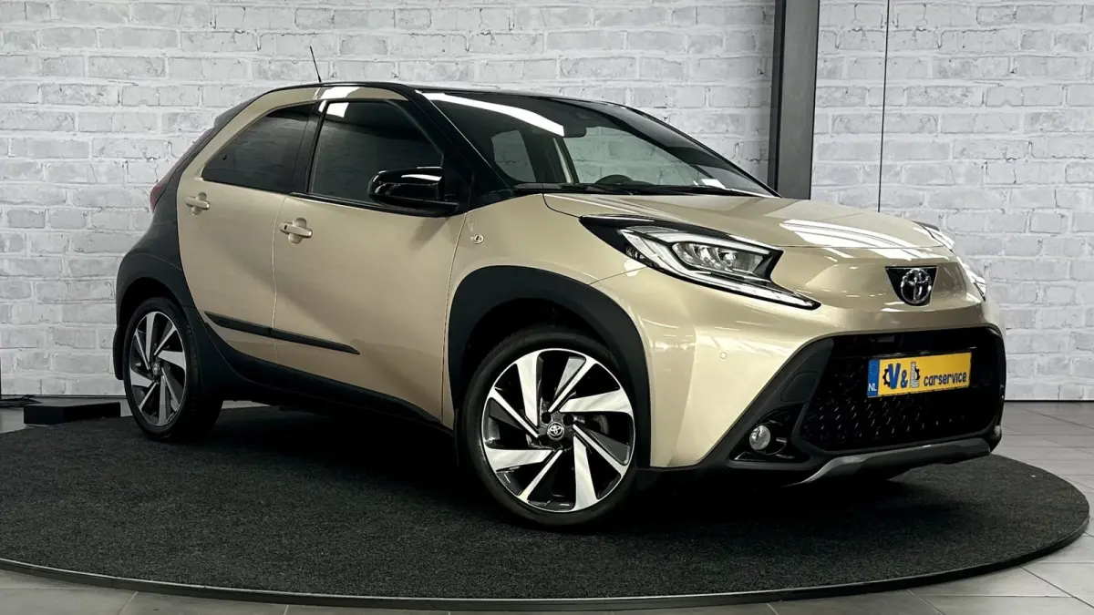 1.0 VVT-i S-CVT Envy / BiTone / Stoelver. / Carplay / Keyless