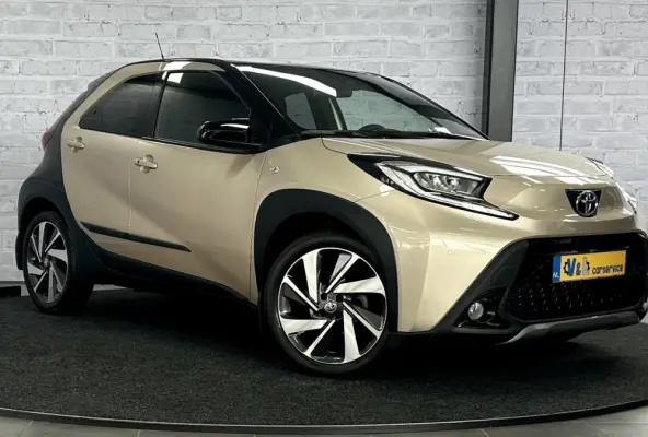 1.0 VVT-i S-CVT Envy / BiTone / Stoelver. / Carplay / Keyless