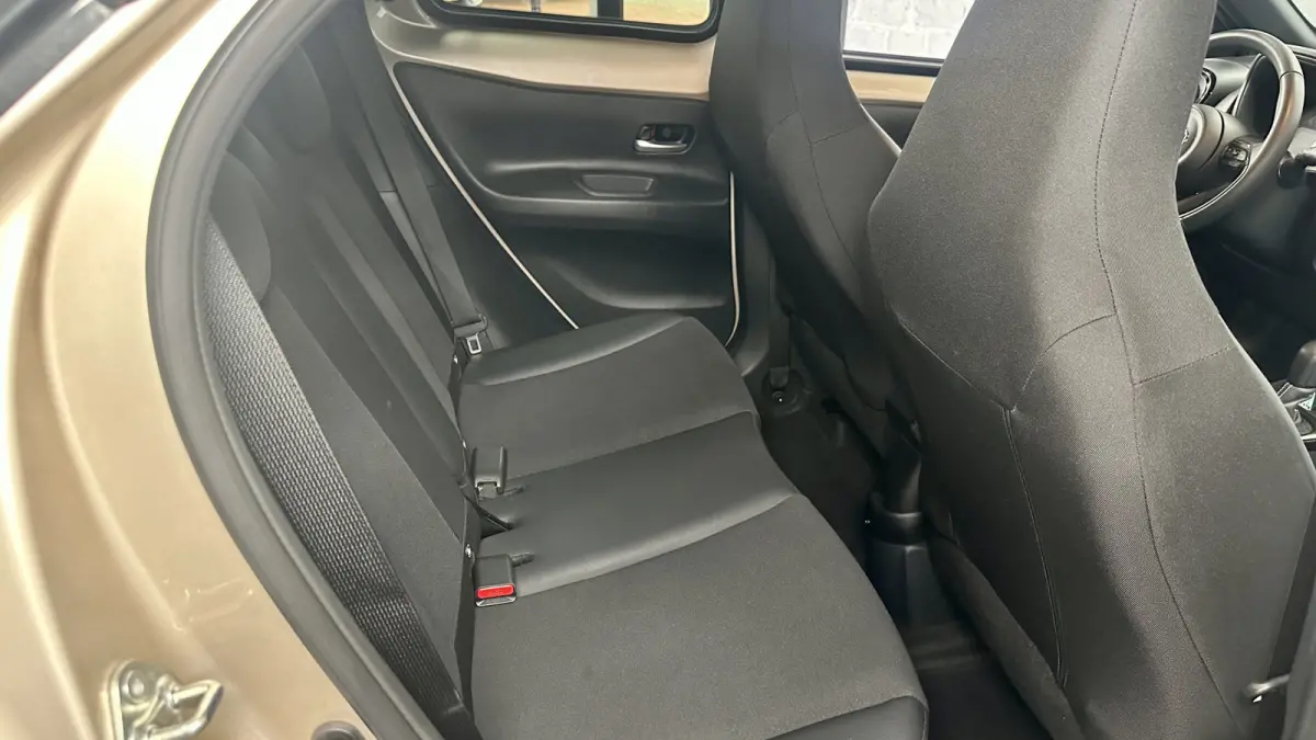1.0 VVT-i S-CVT Envy / BiTone / Stoelver. / Carplay / Keyless