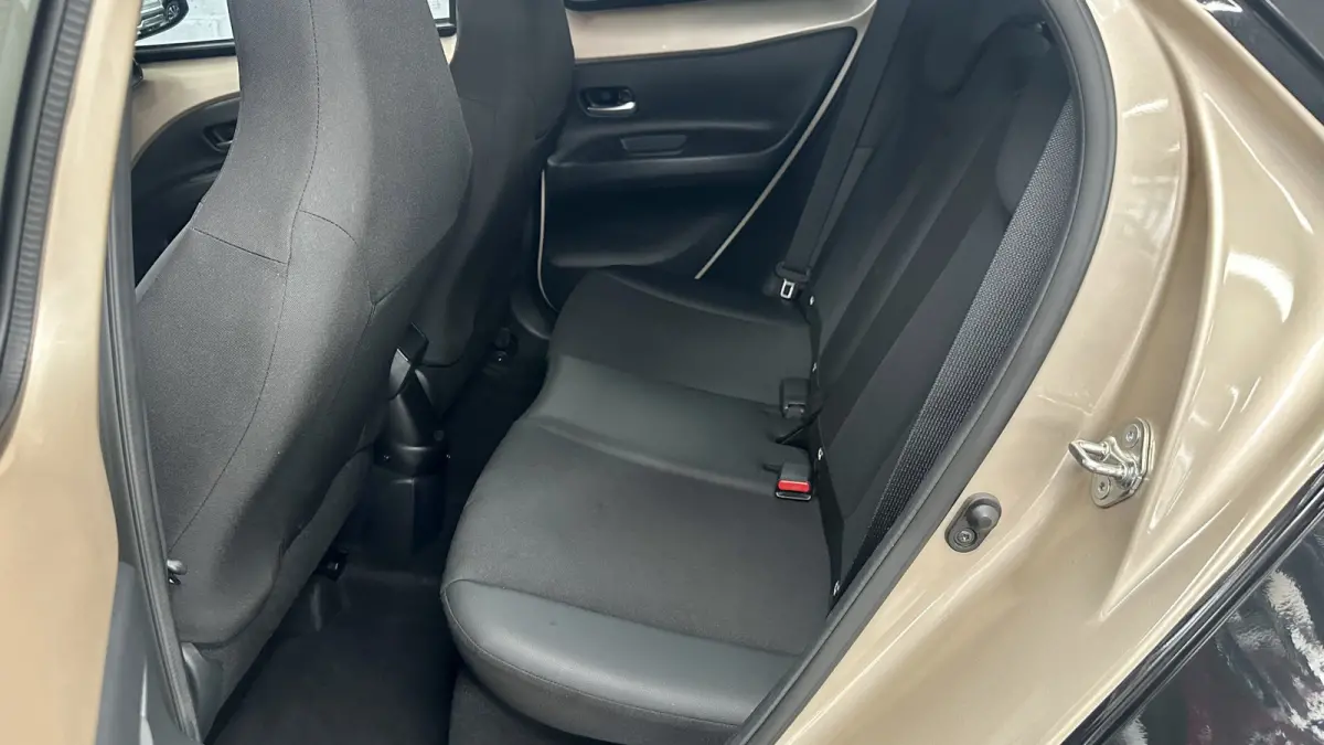 1.0 VVT-i S-CVT Envy / BiTone / Stoelver. / Carplay / Keyless