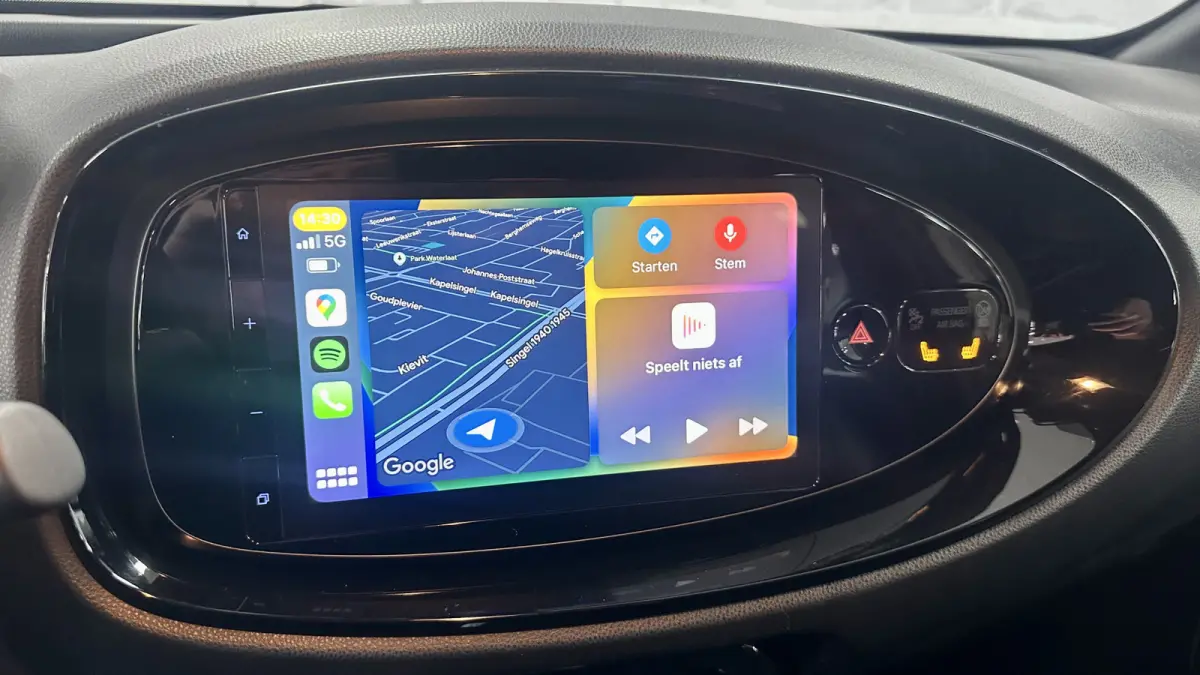 1.0 VVT-i S-CVT Envy / BiTone / Stoelver. / Carplay / Keyless