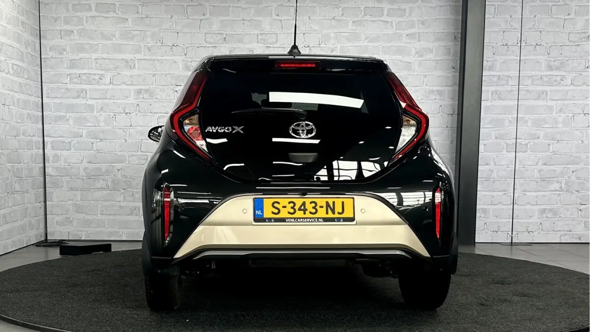 1.0 VVT-i S-CVT Envy / BiTone / Stoelver. / Carplay / Keyless