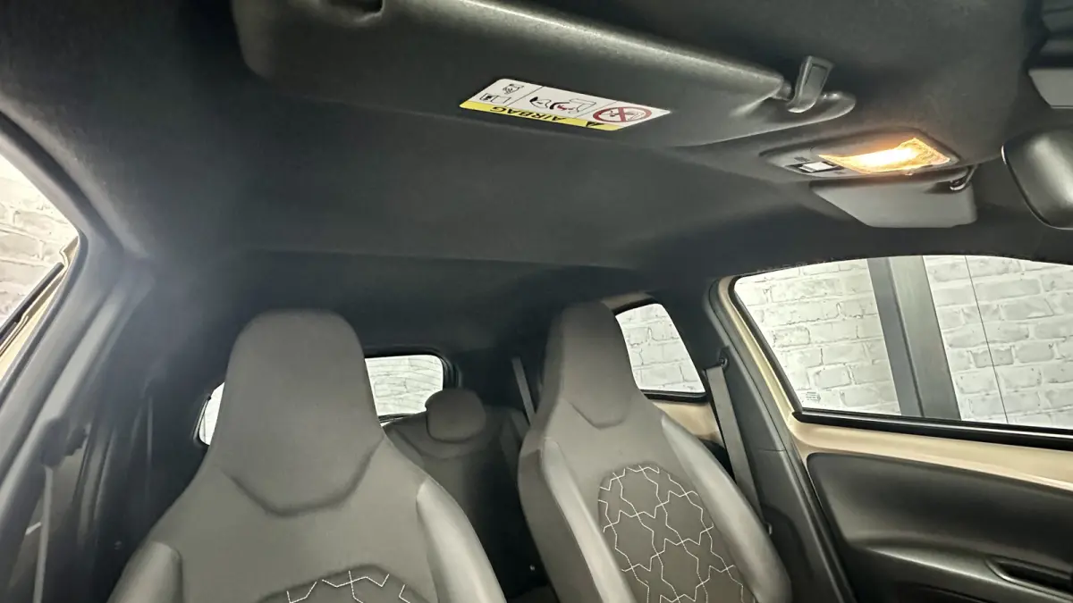 1.0 VVT-i S-CVT Envy / BiTone / Stoelver. / Carplay / Keyless