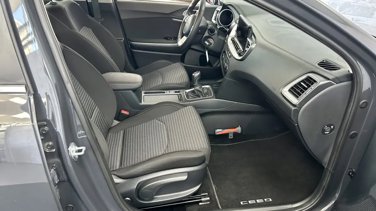 1.0 T-GDi DynamicLine / Carplay / ACC / Camera
