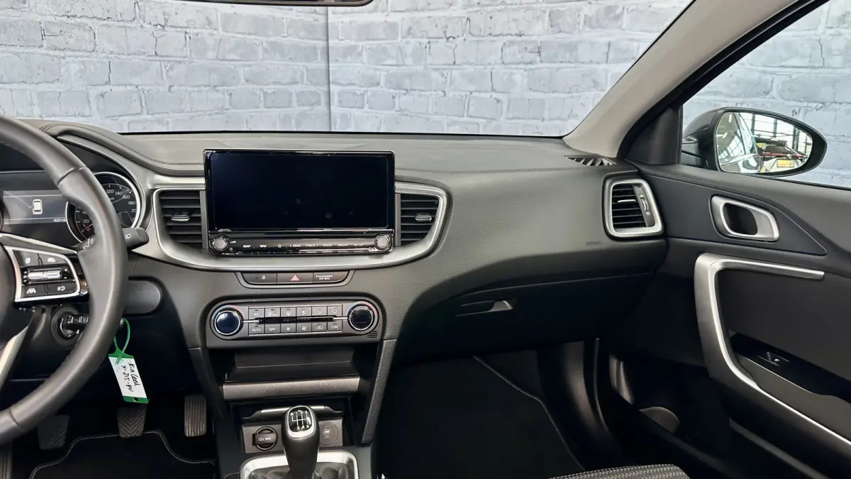 1.0 T-GDi DynamicLine / Carplay / ACC / Camera