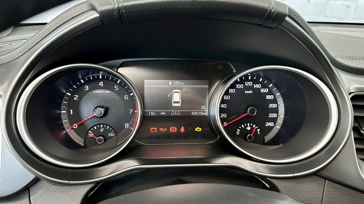 1.0 T-GDi DynamicLine / Carplay / ACC / Camera