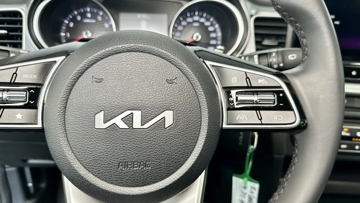 1.0 T-GDi DynamicLine / Carplay / ACC / Camera