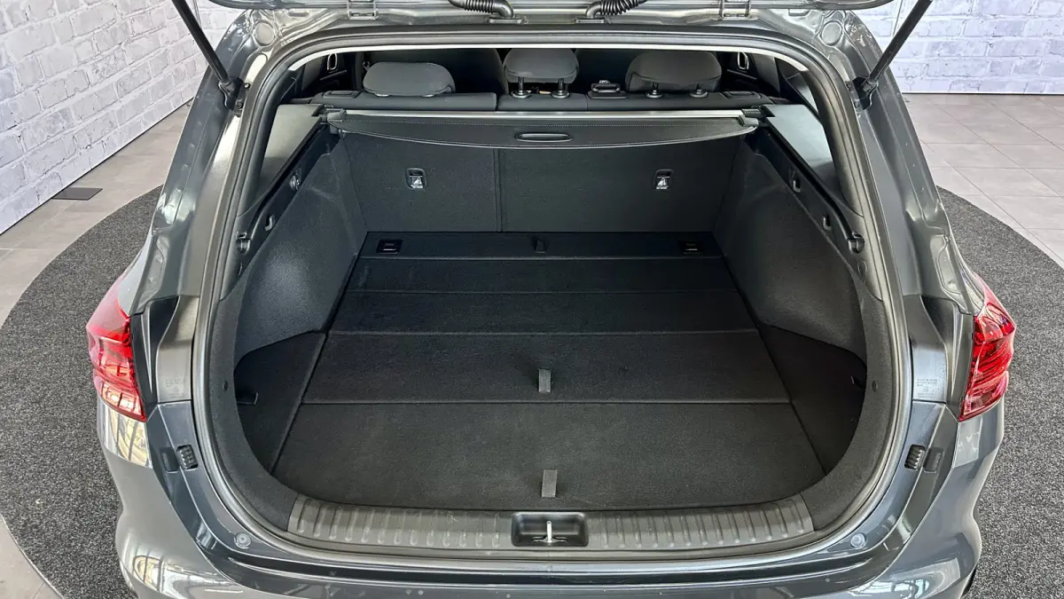 1.0 T-GDi DynamicLine / Carplay / ACC / Camera