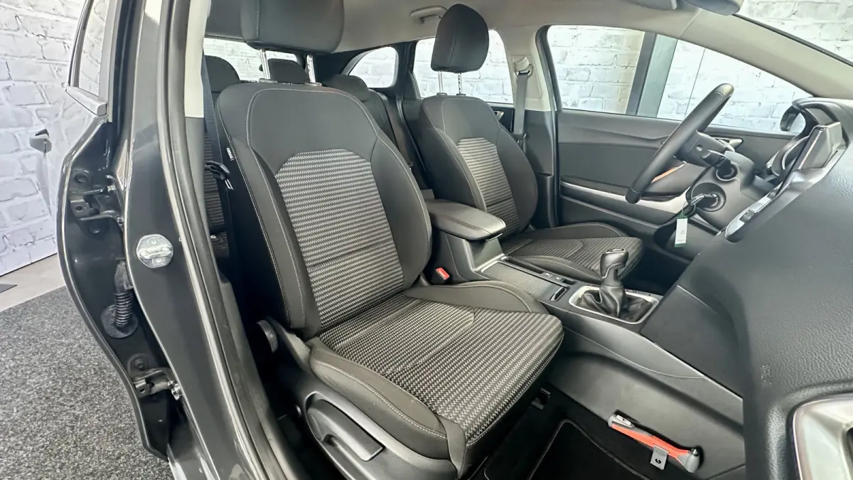 1.0 T-GDi DynamicLine / Carplay / ACC / Camera