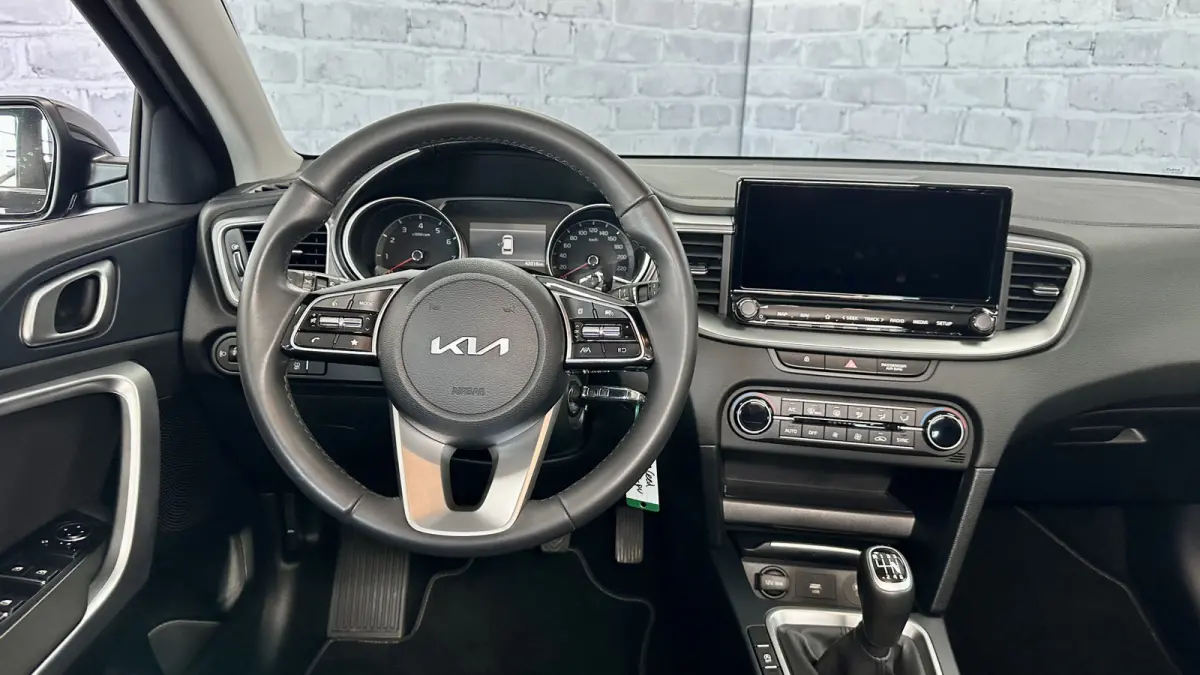 1.0 T-GDi DynamicLine / Carplay / ACC / Camera