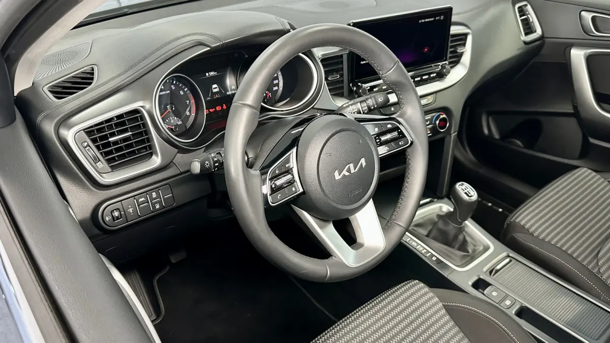 1.0 T-GDi DynamicLine / Carplay / ACC / Camera