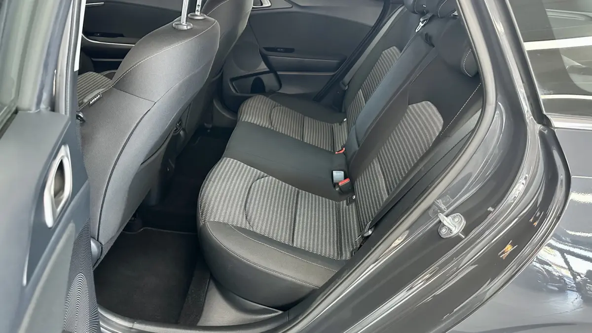 1.0 T-GDi DynamicLine / Carplay / ACC / Camera
