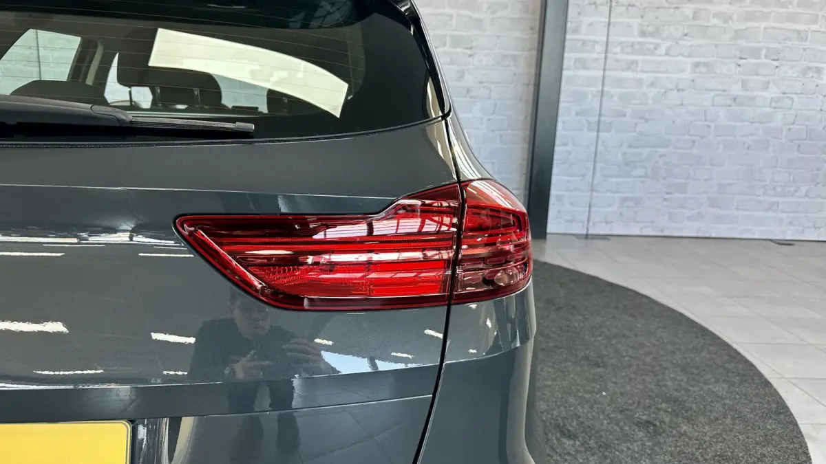 1.0 T-GDi DynamicLine / Carplay / ACC / Camera