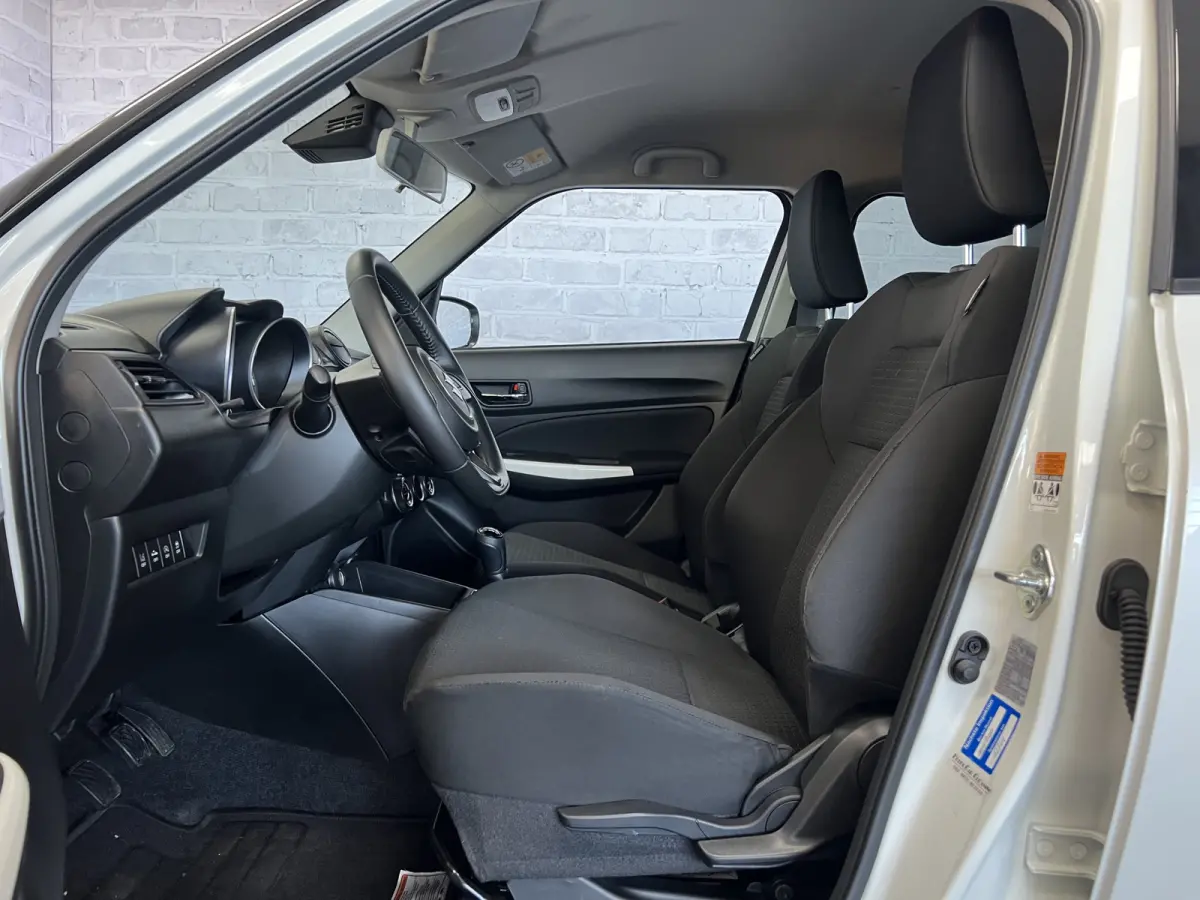 1.0 Style Smart Hybrid Sportline Carplay Stoelverwarming Navigatie Keyless