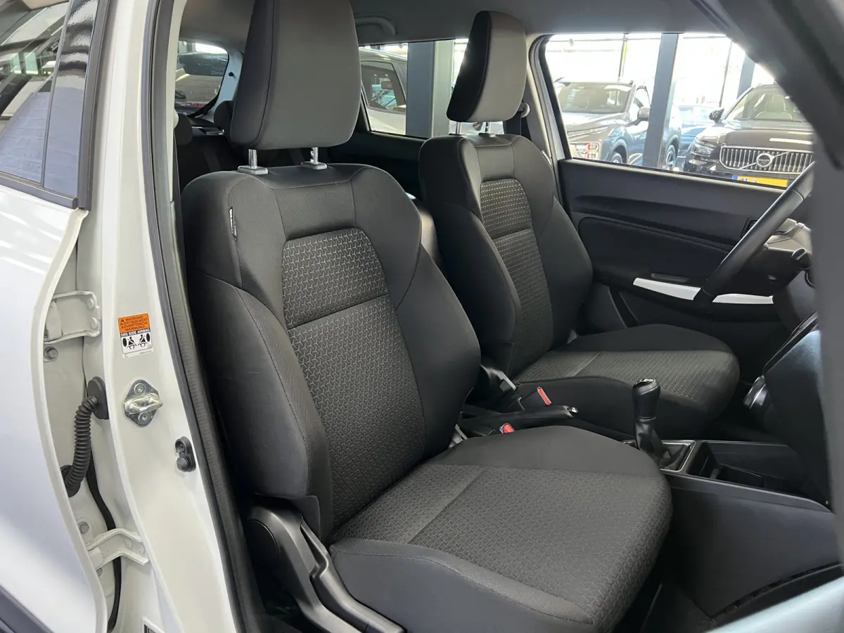 1.0 Style Smart Hybrid Sportline Carplay Stoelverwarming Navigatie Keyless