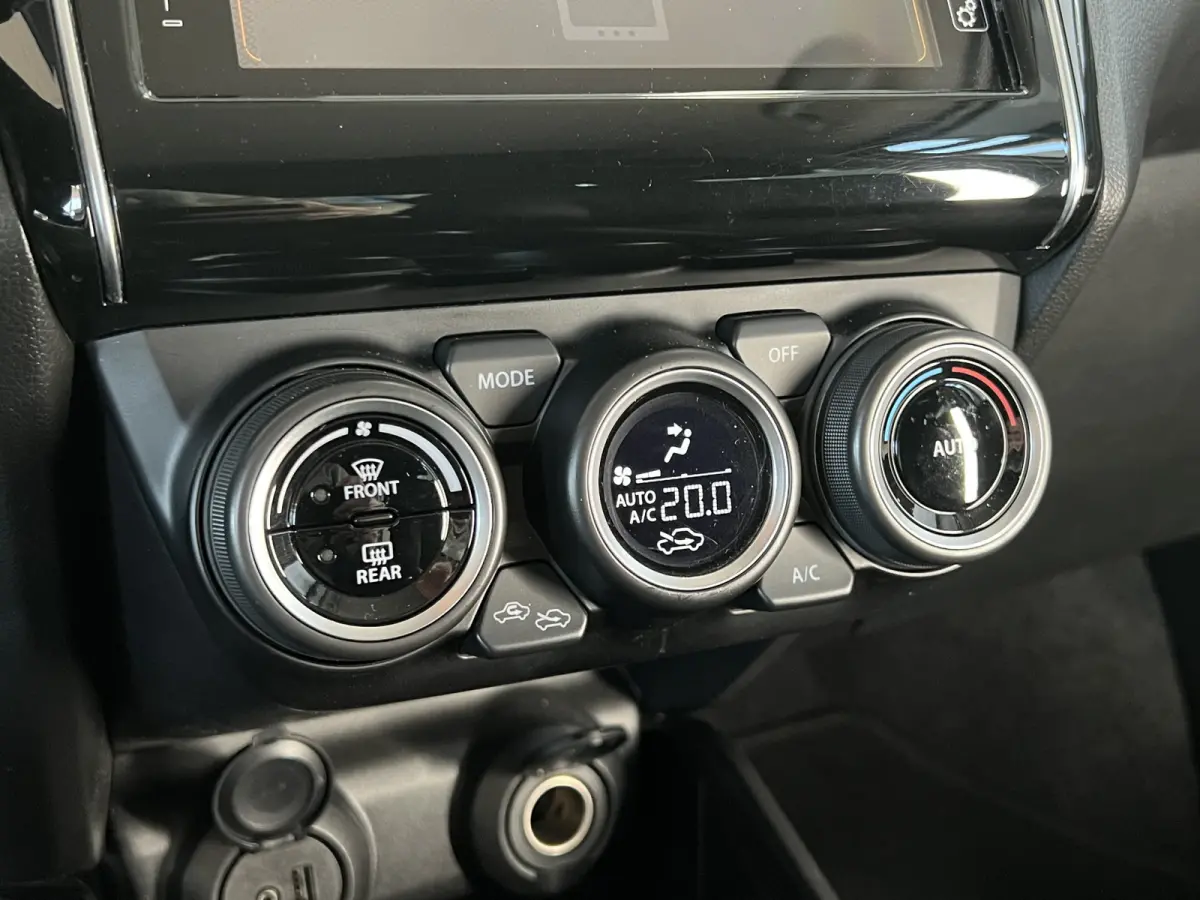 1.0 Style Smart Hybrid Sportline Carplay Stoelverwarming Navigatie Keyless