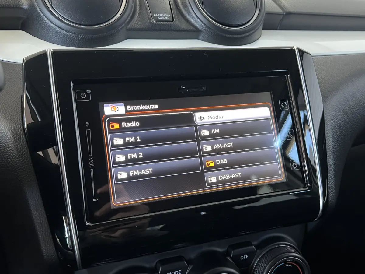 1.0 Style Smart Hybrid Sportline Carplay Stoelverwarming Navigatie Keyless
