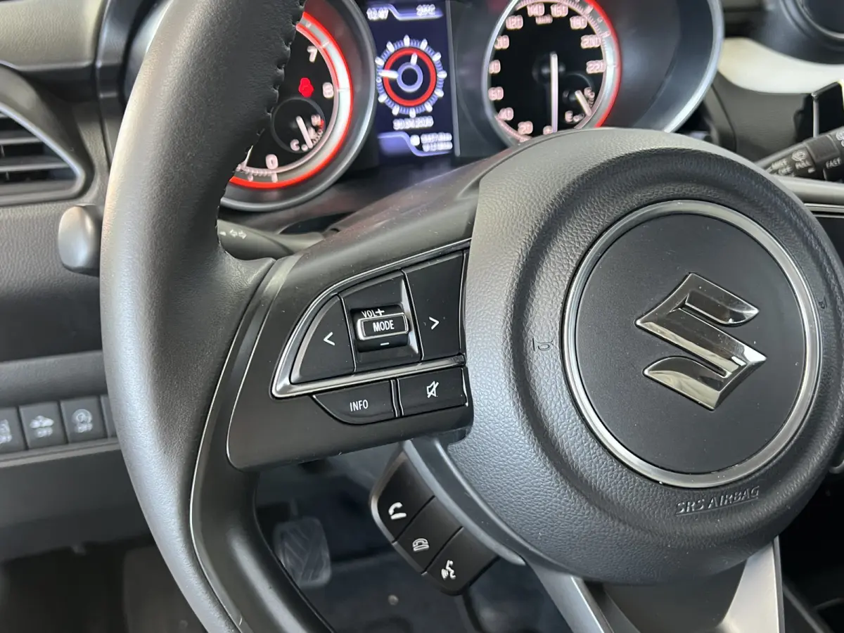 1.0 Style Smart Hybrid Sportline Carplay Stoelverwarming Navigatie Keyless