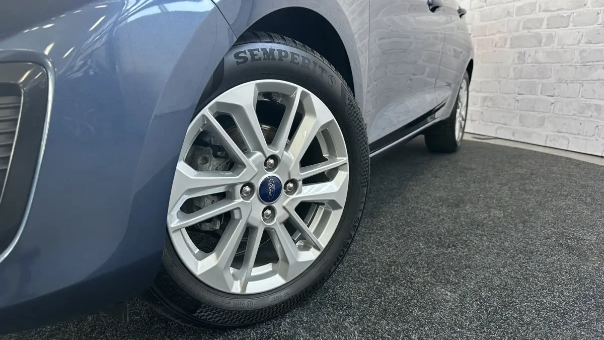 1.0 EcoBoost Hybrid Titanium / WinterPakket / Carplay / ACC / Trehaak afnb.