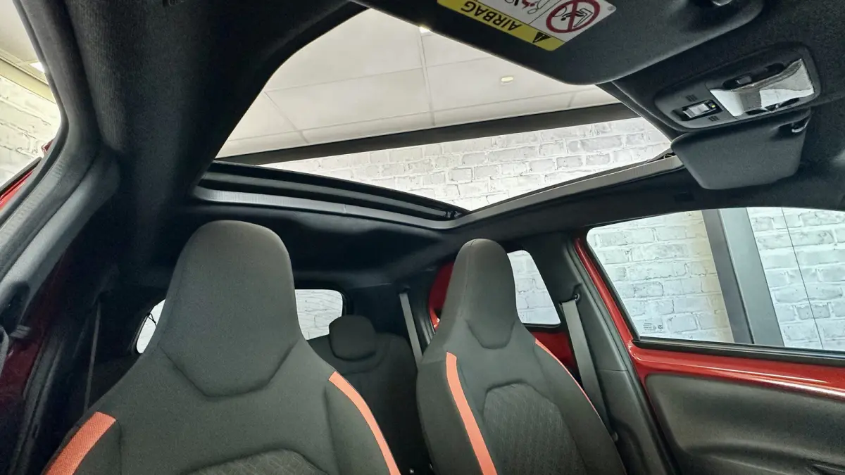 1.0 VVT-i S-CVT Envy / Cabrio / Carplay / Cruise control