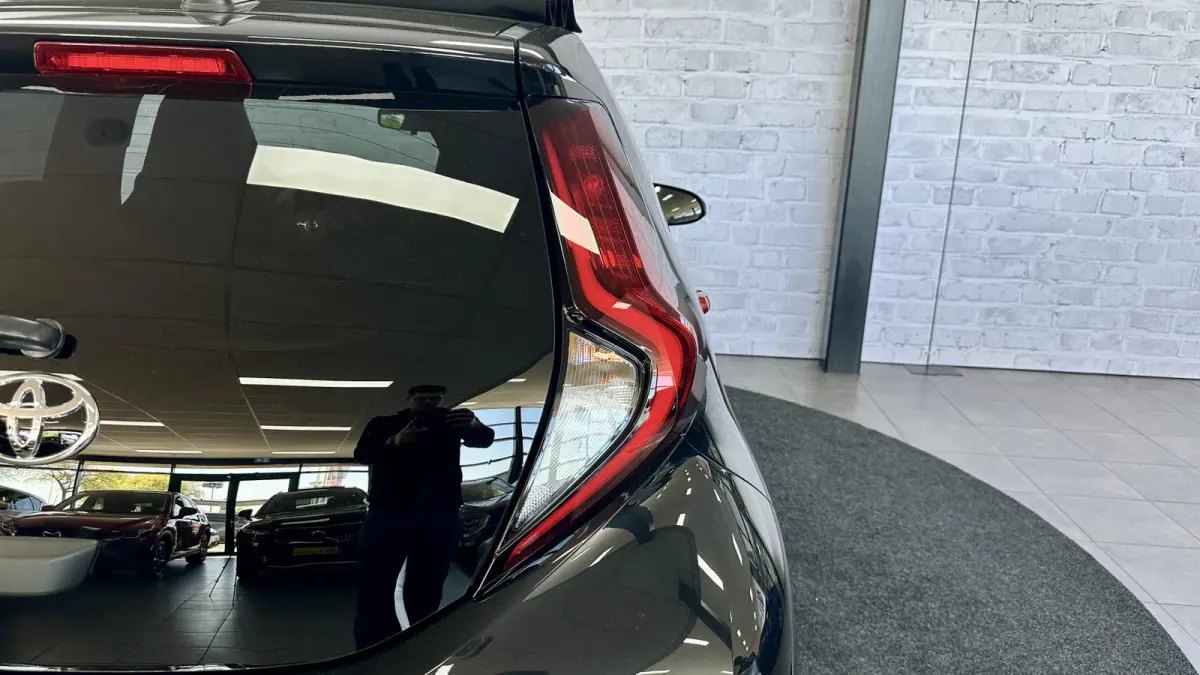 1.0 VVT-i S-CVT Envy / Cabrio / Carplay / Cruise control
