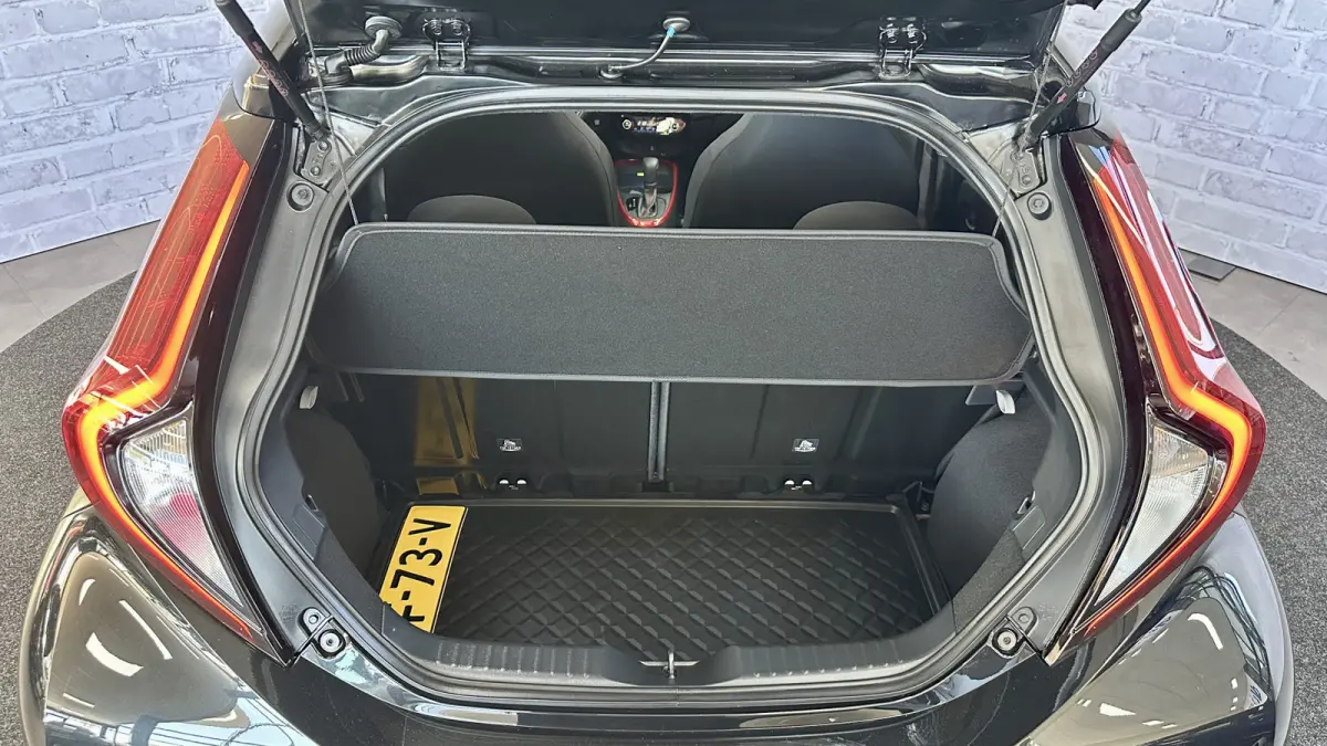1.0 VVT-i S-CVT Envy / Cabrio / Carplay / Cruise control