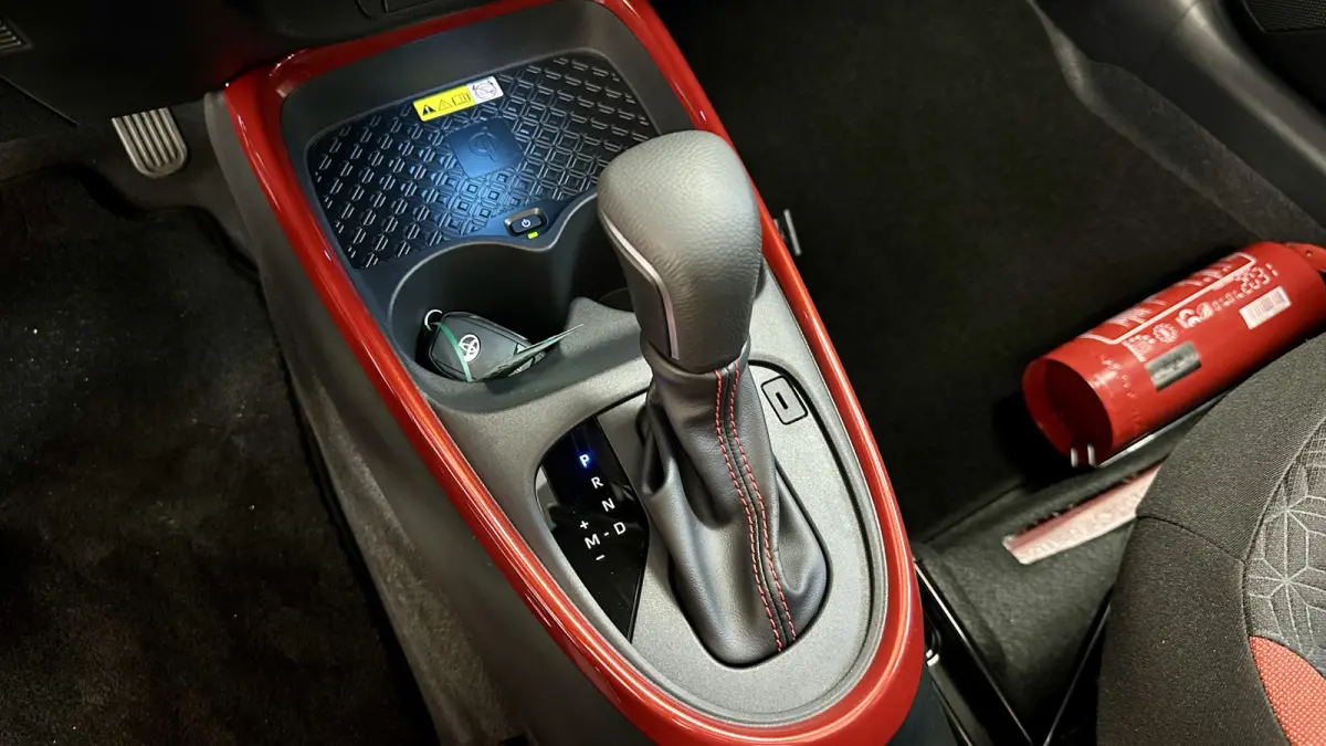 1.0 VVT-i S-CVT Envy / Cabrio / Carplay / Cruise control