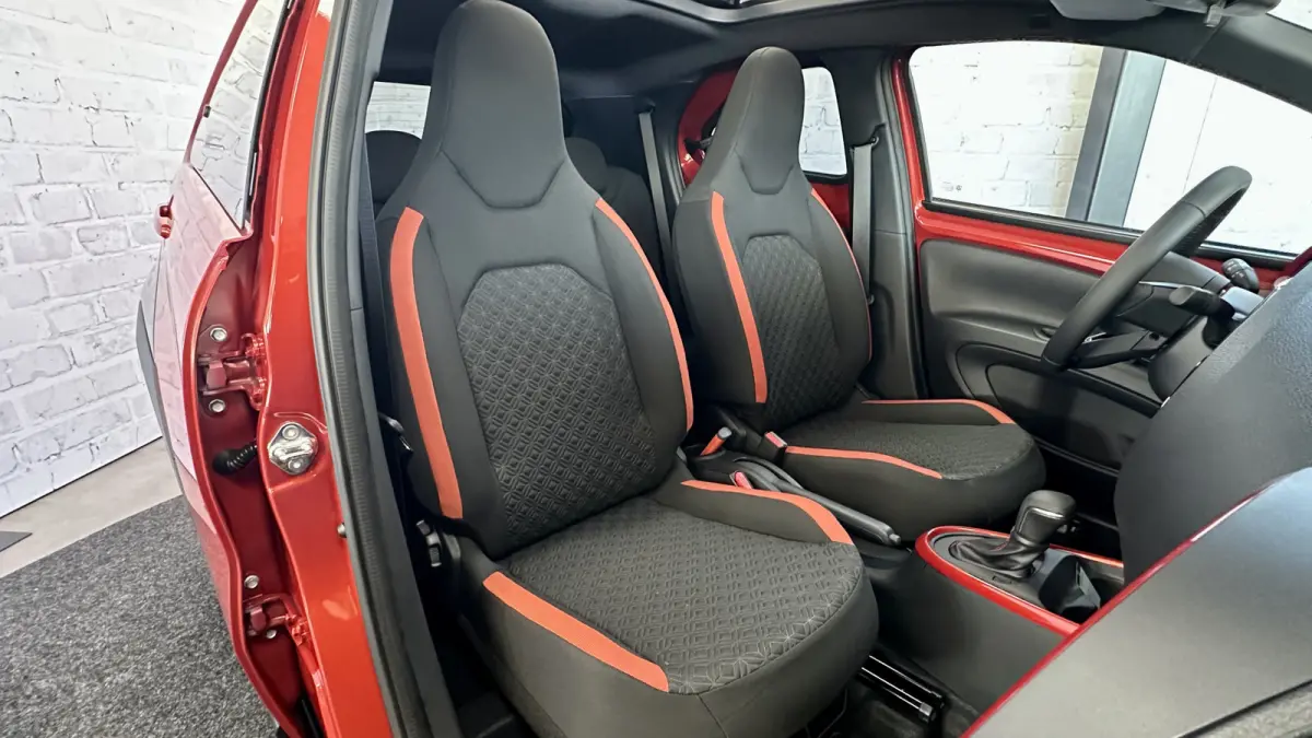 1.0 VVT-i S-CVT Envy / Cabrio / Carplay / Cruise control