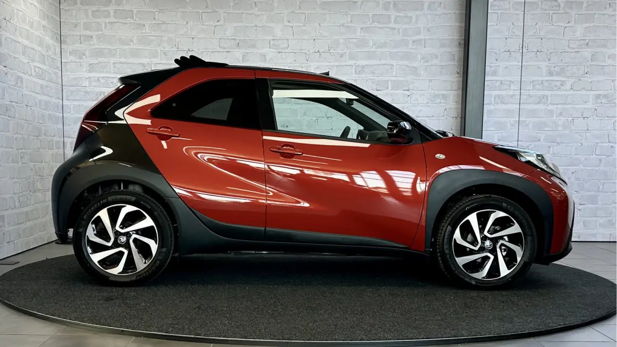 1.0 VVT-i S-CVT Envy / Cabrio / Carplay / Cruise control