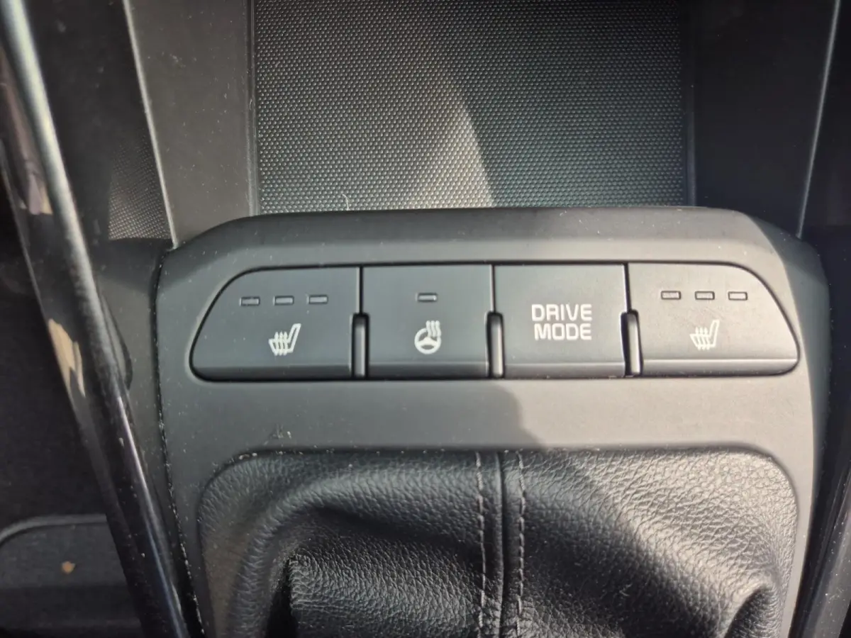 1.0 T-GDi MHEV DynamicPlusLine | Airco | Navi | Camera | LM Velgen | Privacy Glass |