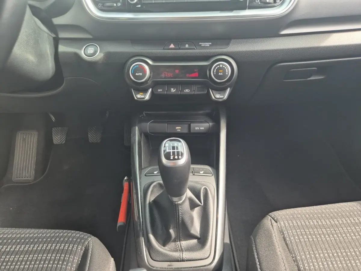 1.0 T-GDi MHEV DynamicPlusLine | Airco | Navi | Camera | LM Velgen | Privacy Glass |