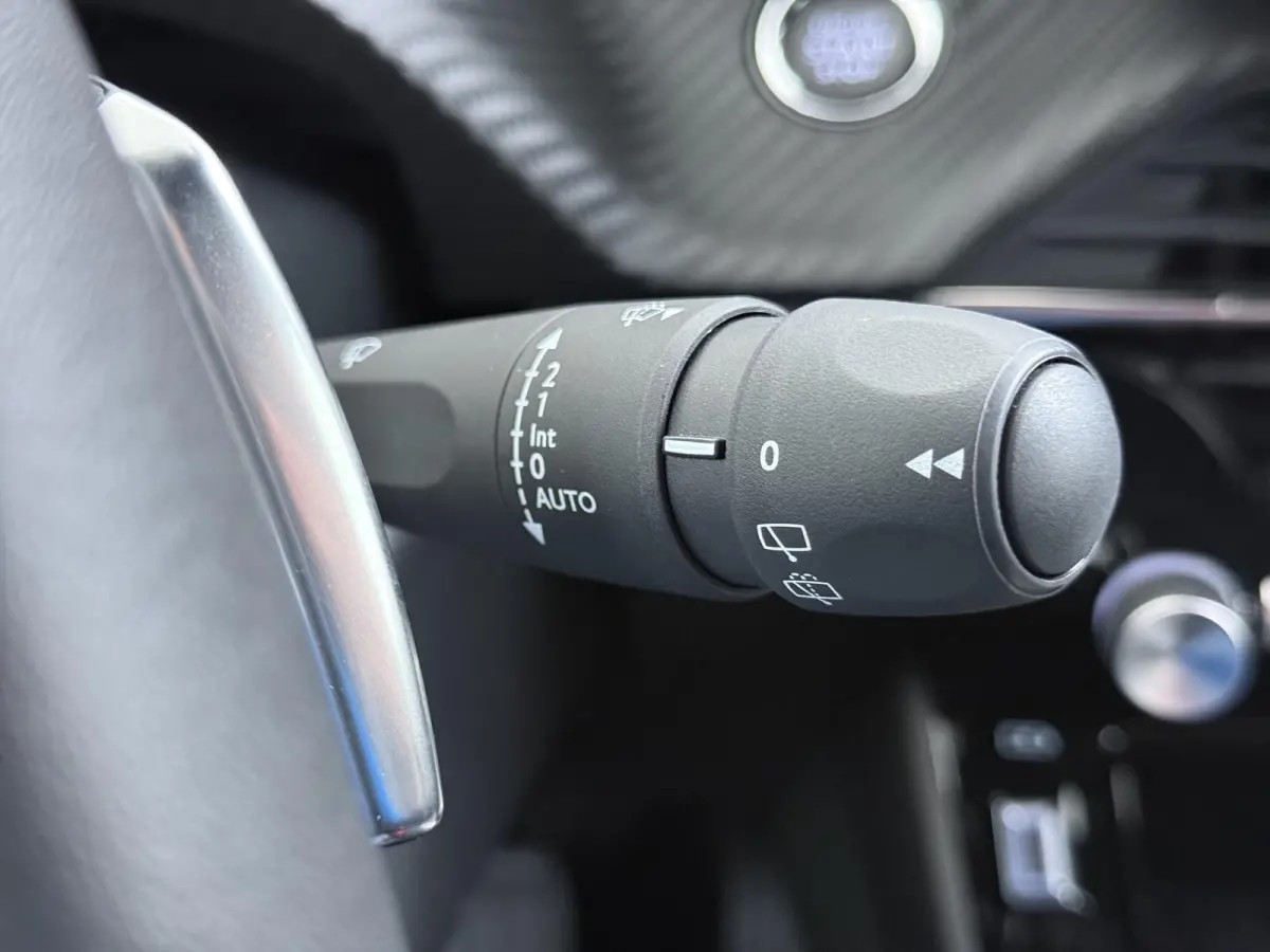SUV Allure 145pk Hybrid Automaat | Navigatie | Camera achter | Automatische airco | Adaptieve cruisecontrol | Apple Carplay draadloos