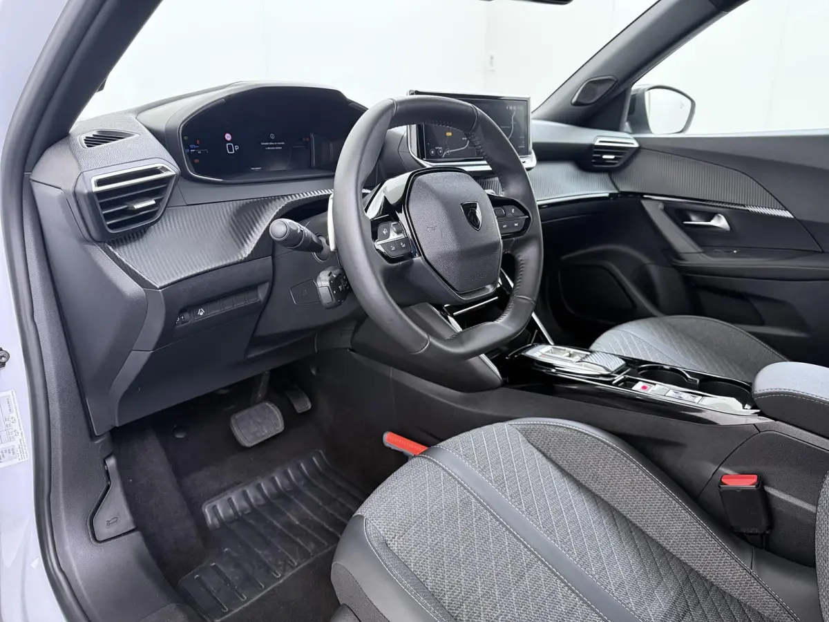 SUV Allure 145pk Hybrid Automaat | Navigatie | Camera achter | Automatische airco | Adaptieve cruisecontrol | Apple Carplay draadloos