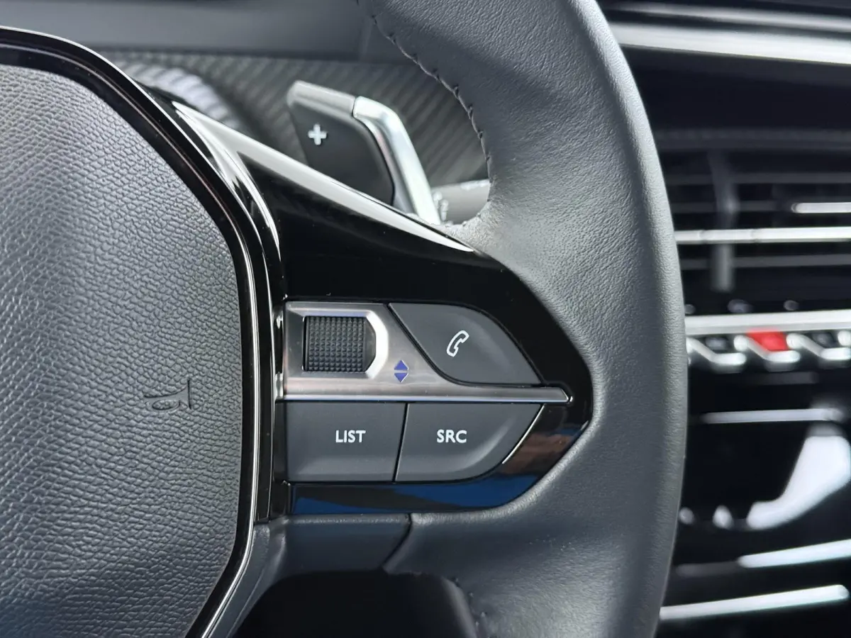 SUV Allure 145pk Hybrid Automaat | Navigatie | Camera achter | Automatische airco | Adaptieve cruisecontrol | Apple Carplay draadloos